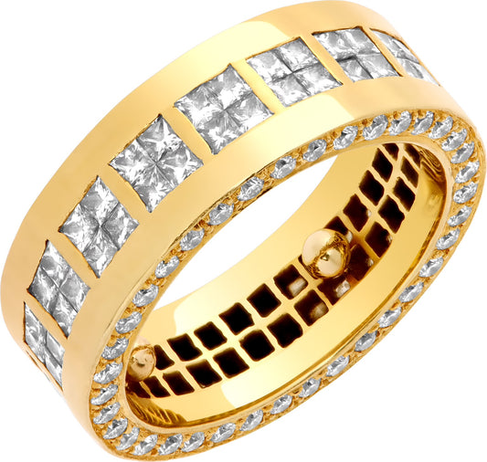 Wide band in 18k yellow gold with approximately 2.16 carats in diamonds
