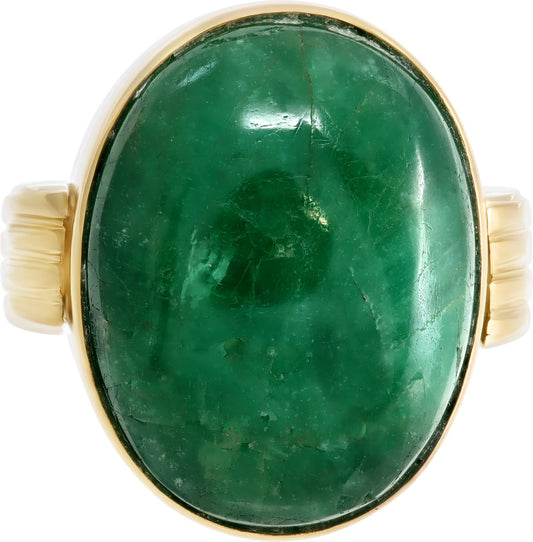 Jade Cabochon ring in 18k yellow gold